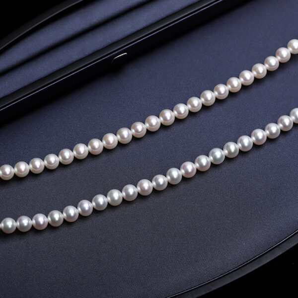 Pearl necklace - Image 5