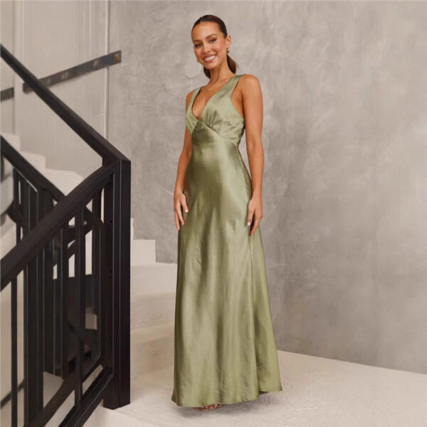 Women's Clothing Solid Color And V-neck Slim Fit Dress - Image 2