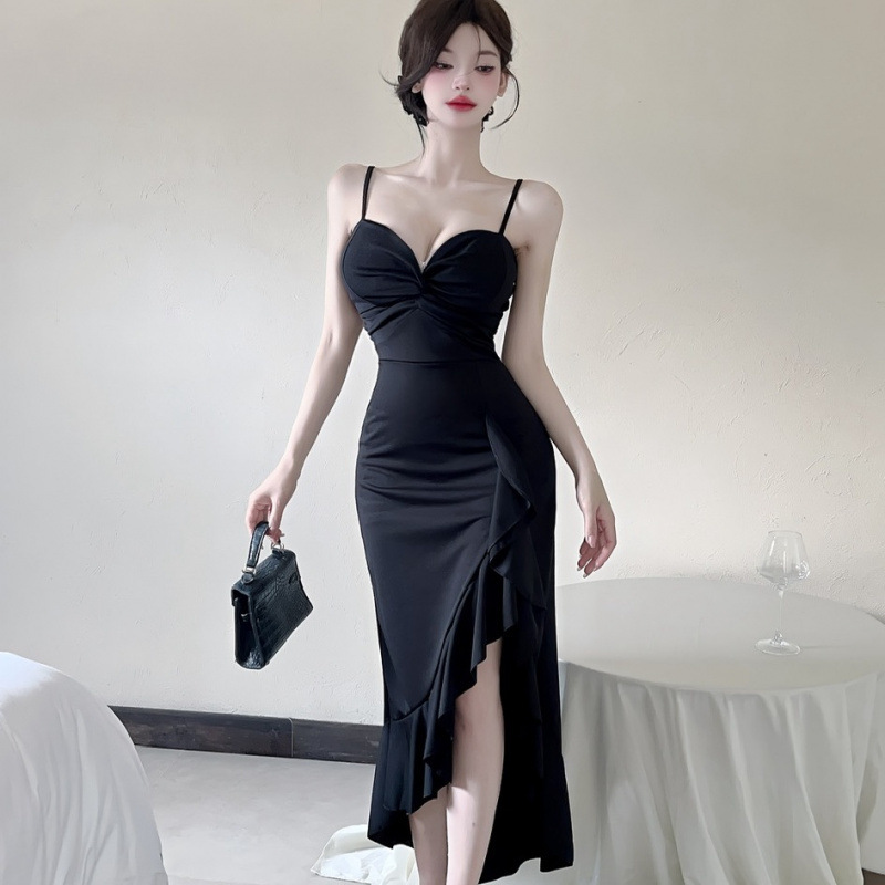 Sexy Long Spaghetti-strap Ruffle Bottoming Skinny Dress - Image 3